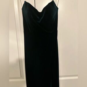 Jenny Yoo Strapless Velvet Gown Size 0 Emerald Green
never worn